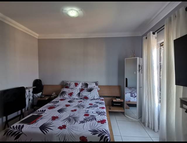 3 BEDROOM TOWNHOUSE FOR SALE IN KIBLER PARK